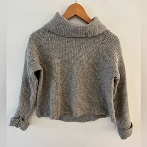 Free People Cropped 100% Lambs Wool Sweater Top, Grey, Size XS, great shape!